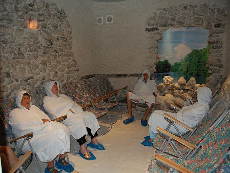 лечение и оздоровление в соляных пещерах санаториев Алушты